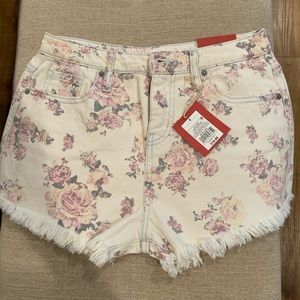 🌷!!!3 for 20!!! Mossimo Floral Denim shorts